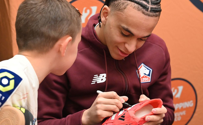 dédicace joueurs du LOSC, jeux concours pour des places LOSC, Aushopping V2 partenaire officiel du LOSC